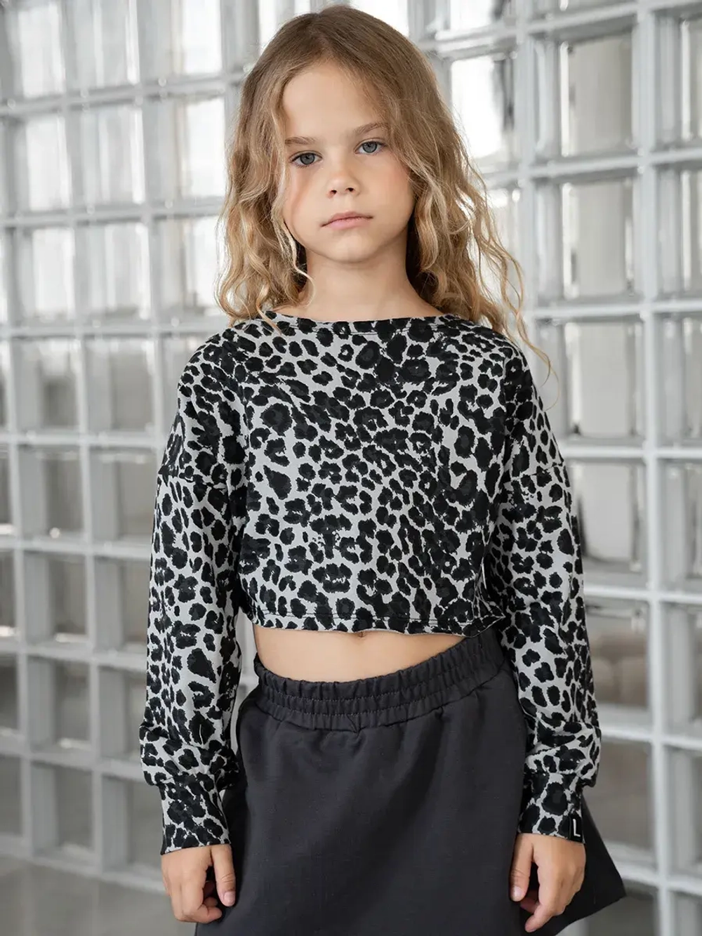 Лонгслив для девочки укороченный, леопард