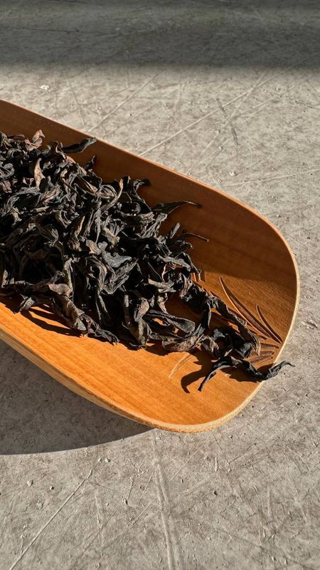 Уи Жоу Гуй Нун сян из Сямэй (Полуутесный улун Корица из Сямэй)