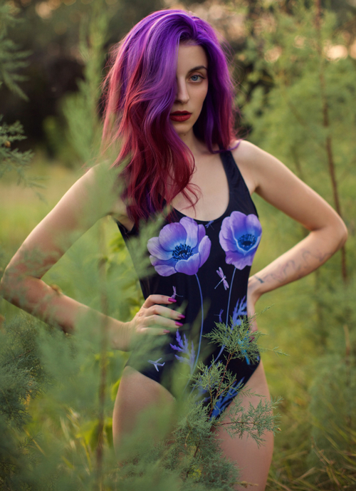 Купальник слитный с декольте Анемоны