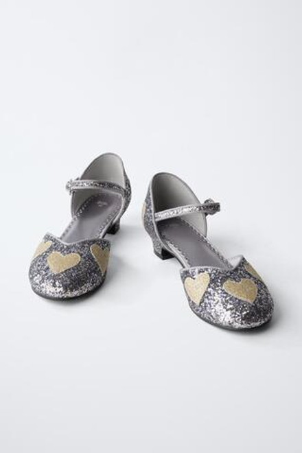ZARA ТУФЛИ НА КАБЛУКЕ С БЛЕСТКАМИ И СЕРДЕЧКАМИ, СЕРЕБРИСТЫЙ