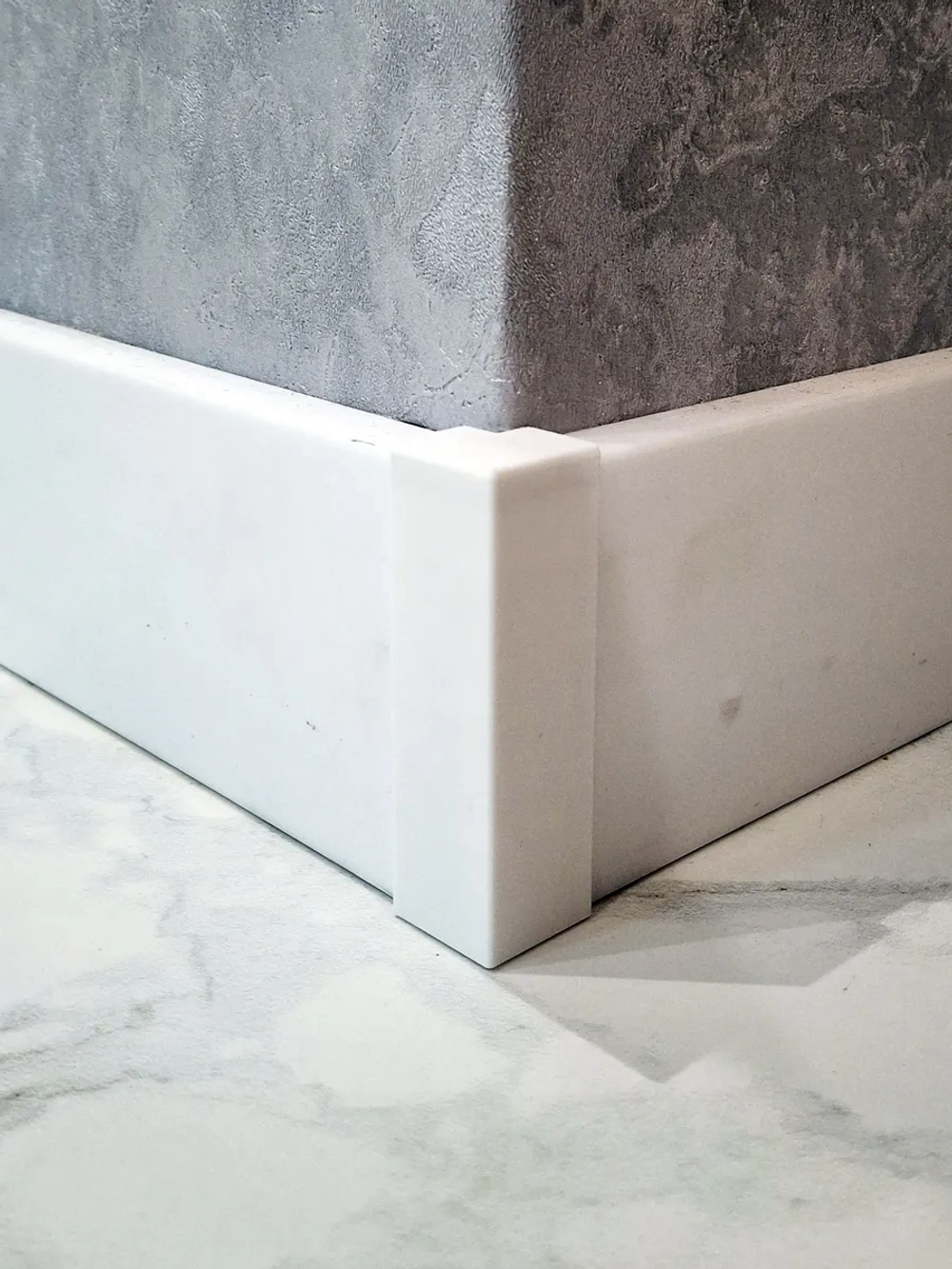 Угол наружный для плинтуса 66х13 мм - 6 шт. (внешний уголок)