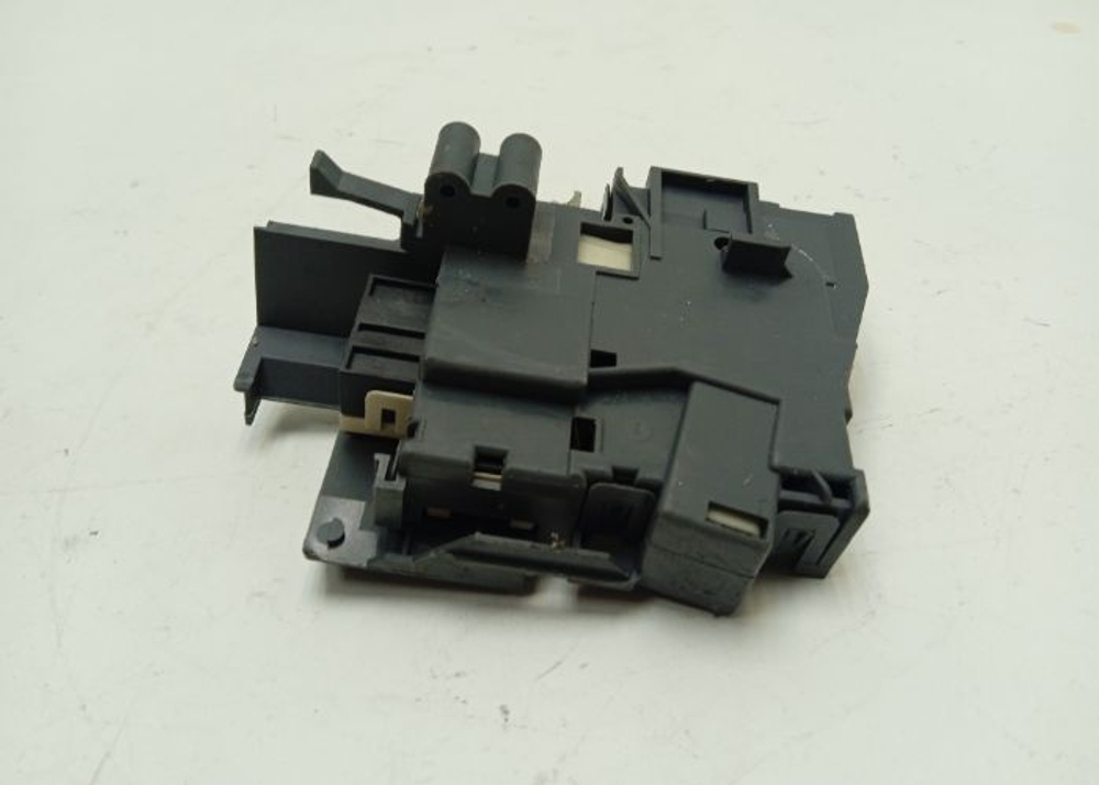 ITWA51051G кт131 Блокировка люка для стиральной машины с вертикальной загрузкой Indesit 461973072881 б/у