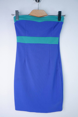 Платье Amisu обтягивающего кроя, маркировка 34, визуально на 40 размер