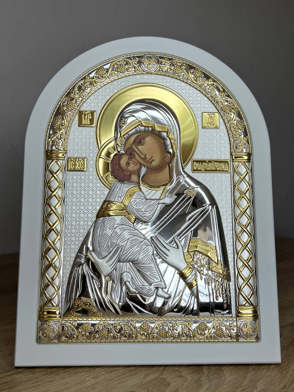 Владимирская БМ, икона арочная, белое дерево 175х225