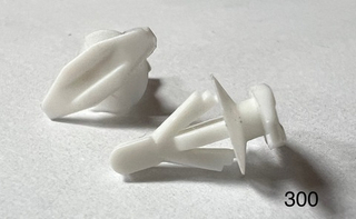 Клипса иномарка  Код- 300 (20шт/уп) молдинга