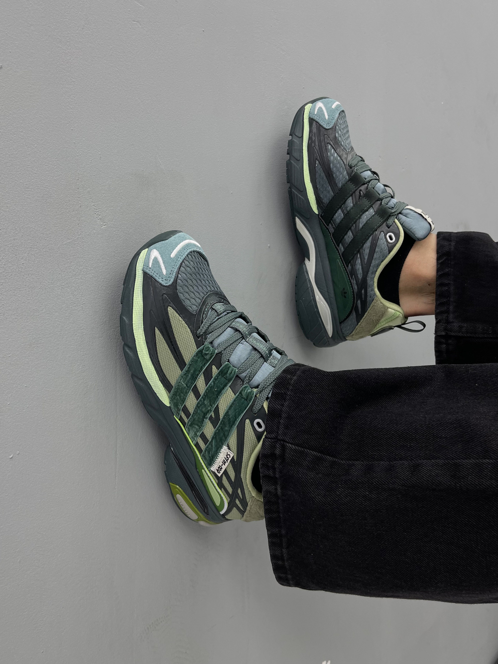 Кроссовки Adidas Adistar #9008 (сер.-зел.)