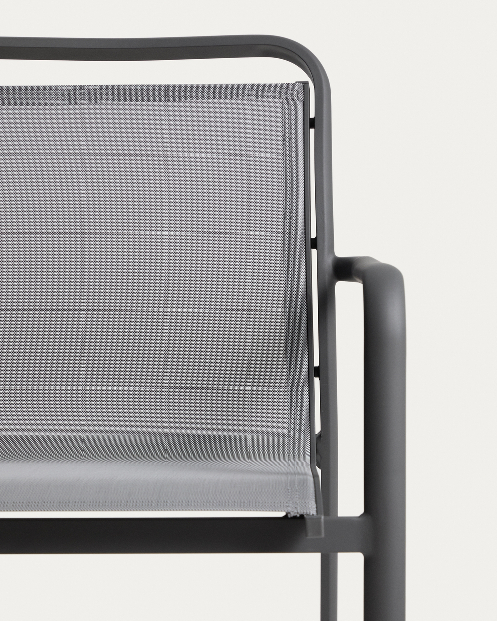 Уличный стул Luri из графитового алюминия и серого текстиля