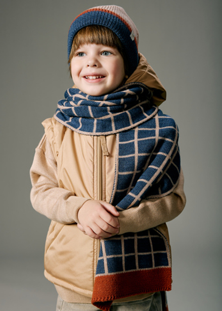 Шарф вязаный "Клетка" (теплый беж + синий)