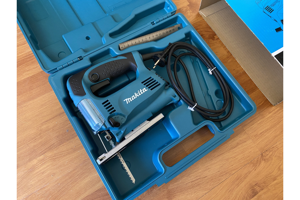 Лобзик Makita 4329 K