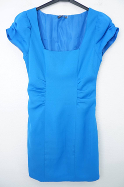 Платье Oggi лаконичное 42 размер