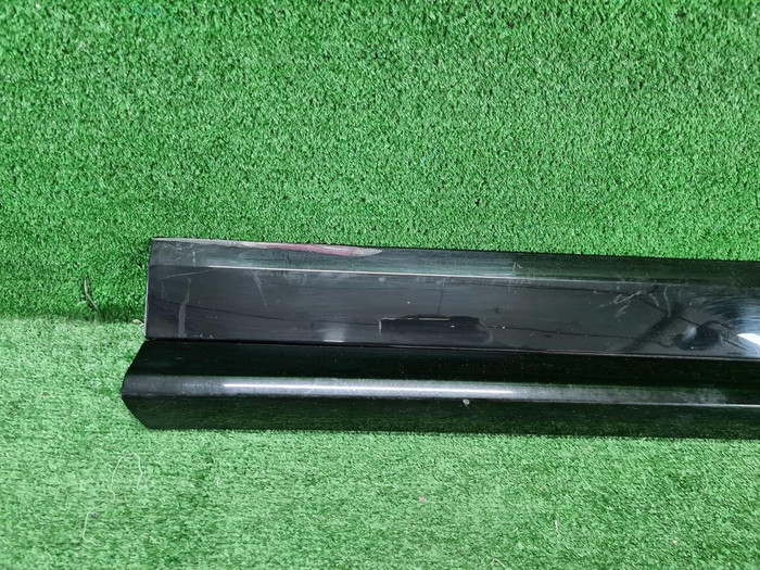 Накладка двери правая Audi Q5 2 80A (2017-н.в.)