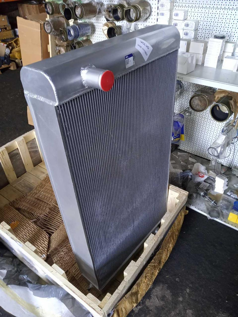 Радиатор VOE11110637