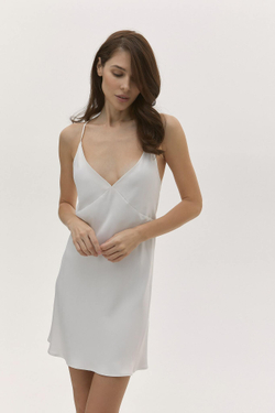 Соблазнительная сорочка, шелковая сорочка, ночная сорочка, женская сорочка, сорочка на бретельках, короткая сорочка, легкая сорочка, стильная сорочка, сорочка для сна, комфортная сорочка, мягкая сорочка, сорочка из шелка, сорочка для дома, сорочка для отдыха, изящная сорочка, шелковый комплект, домашняя сорочка, сорочка на тонких бретелях, модная сорочка, сорочка для комфорта, домашняя сорочка, домашнее платье, женское платье, бельевой стиль, пижамный стиль, шелковое платье, легкое платье, струящееся платье, комфортное платье, стильное платье, платье для дома, соблазнительное платье, мягкое платье, платье для отдыха, платье на бретельках, вечернее платье, изящное платье, платье на лето, платье из шелка, модное платье, платье для сна, платье на тонких бретелях, женская домашняя одежда, соблазнительная домашняя одежда, домашняя одежда из шелка, белая сорочка, белое домашнее платье, белое платье, белое платье на бретельках.