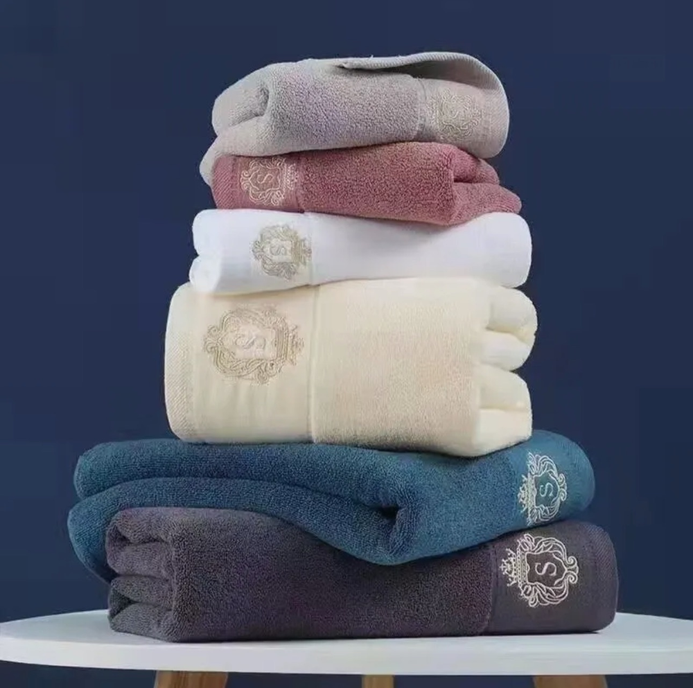 Пол Кит Бан ЛЕО ЛЮКС