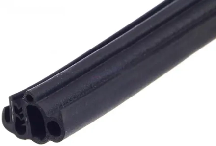 Уплотнитель дверного проема 3302-6107126