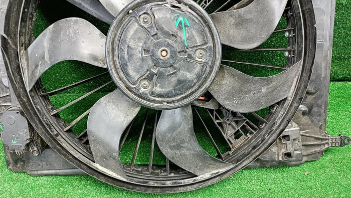 Диффузор с вентилятором Mercedes GLC X253 (15-22)