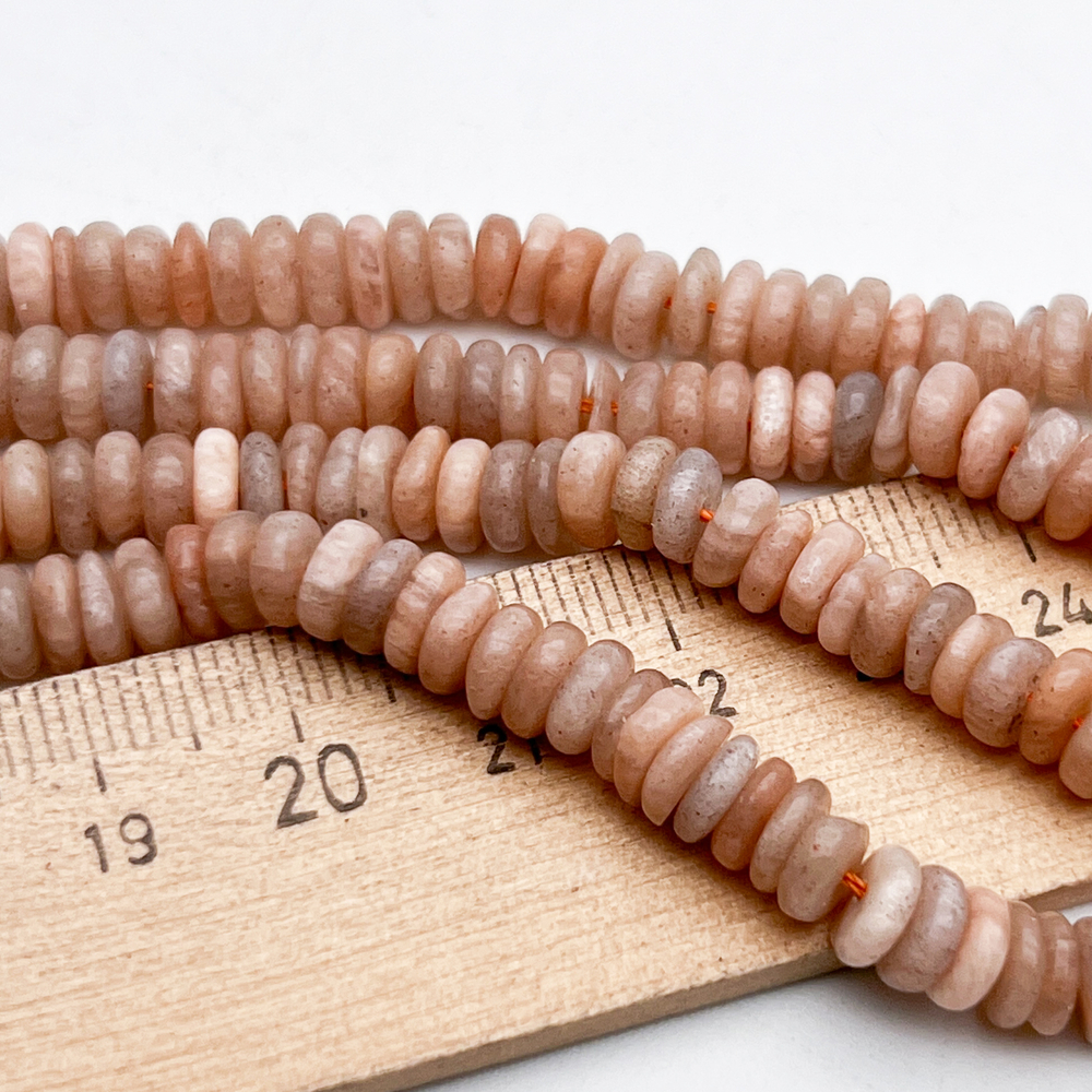 Солнечный камень бусины, рондель, размер около 1,8-2,5*5,5-6 мм, цена за отрезок 19 см (1/2 нити)