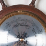Настенный барометр в корпусе-штурвале