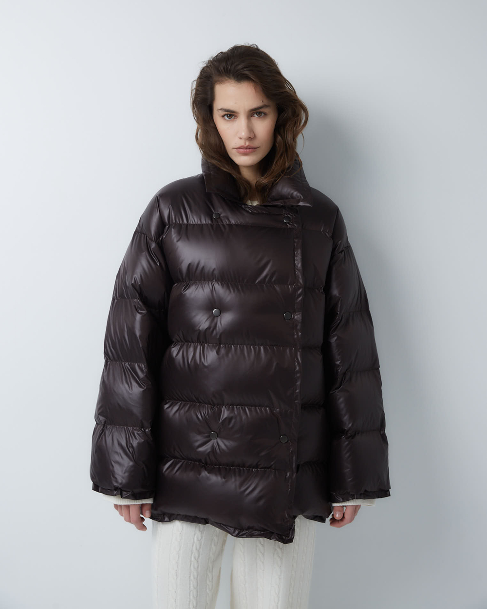 Пуховик двубортный укороченный темный шоколад