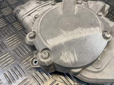 Пластик двигателя левый Suzuki GSR400 (GK7DA)