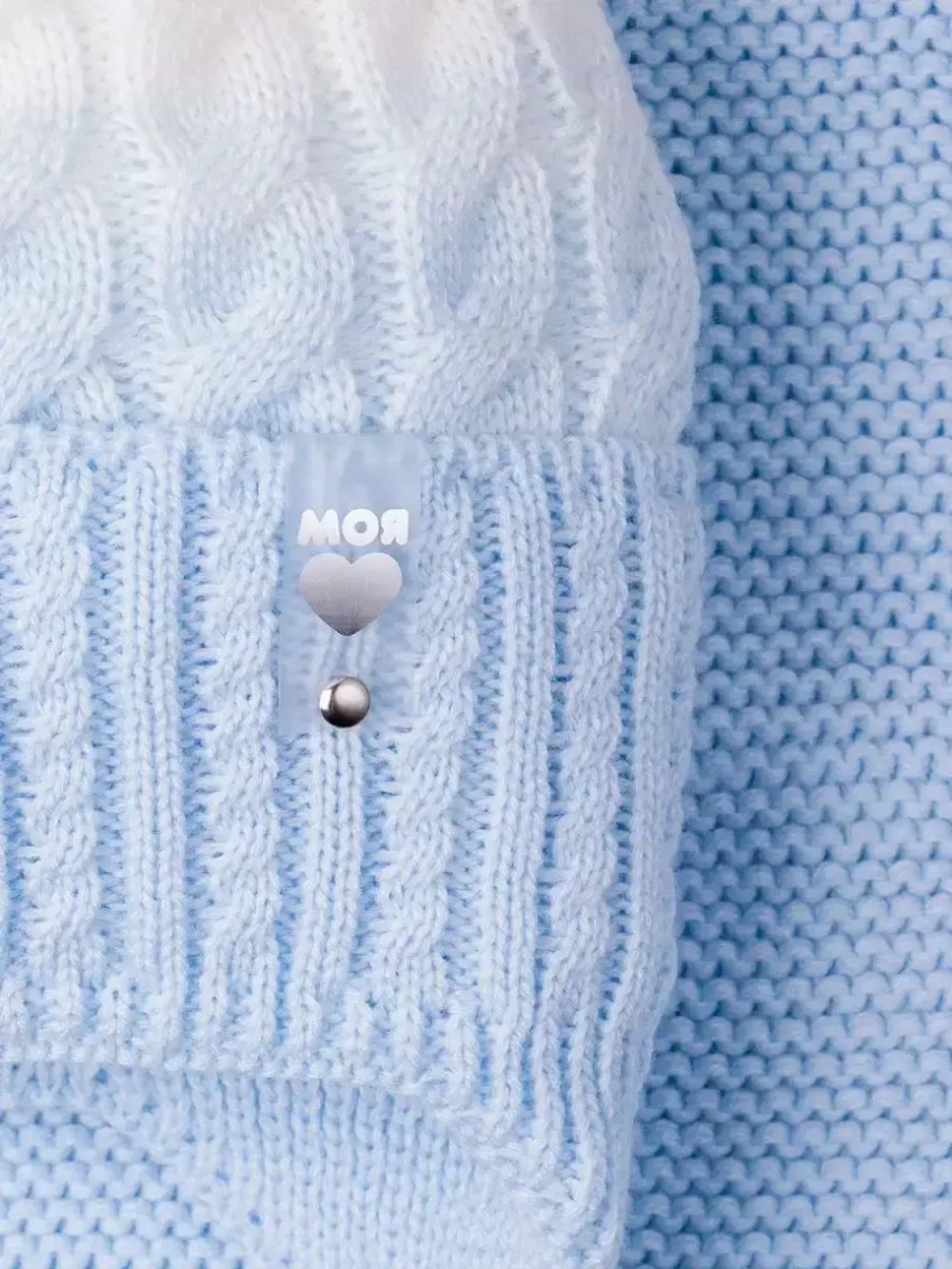 Шапка для девочки осенняя вязаная и снуд