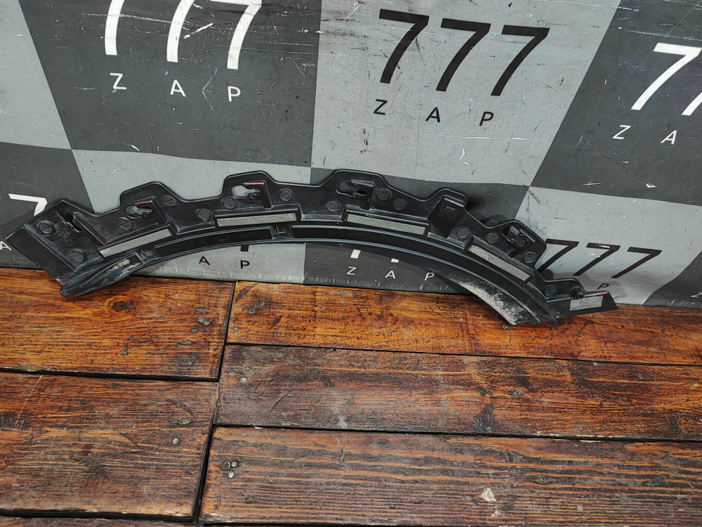 Кронштейн накладки крыла задний правый Mazda CX-30 19-нв Б/У Оригинал DFR5B0011