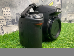 Nikon D3000 4.000 кадров