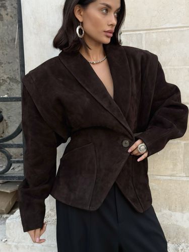 Шоколадная куртка из натуральной замши