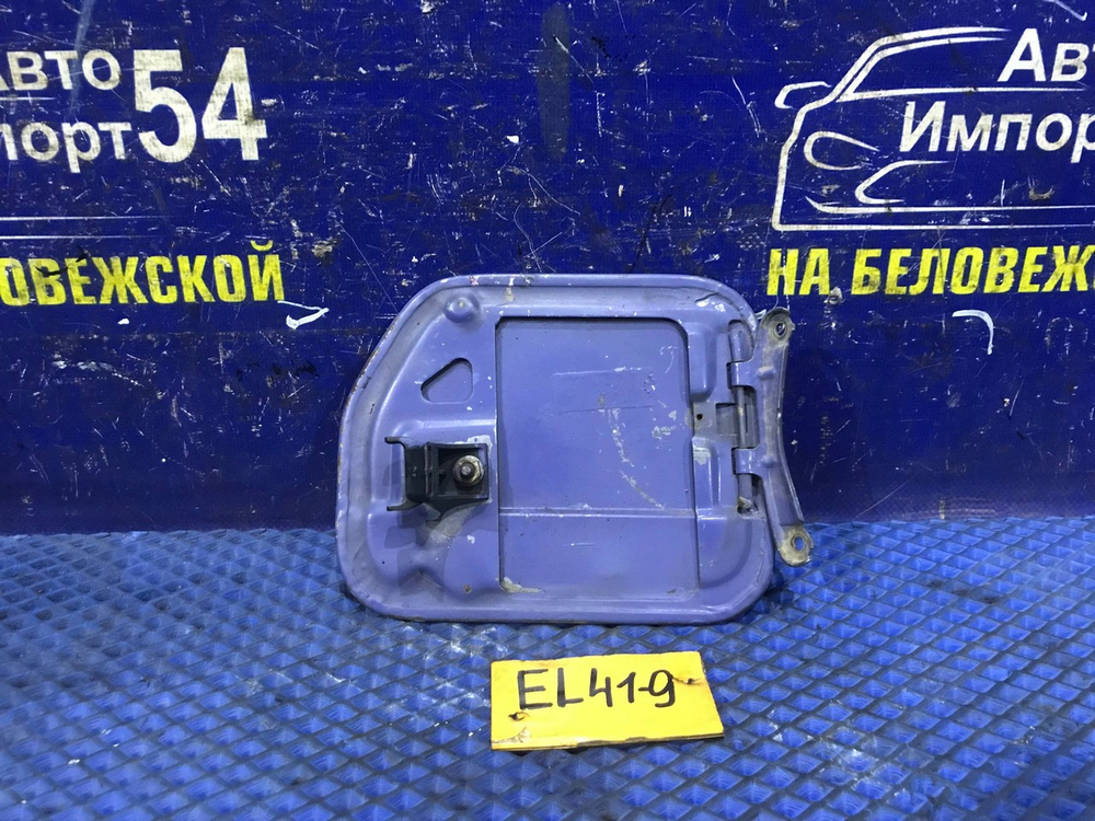 Лючок бензобака TOYOTA CORSA 1991