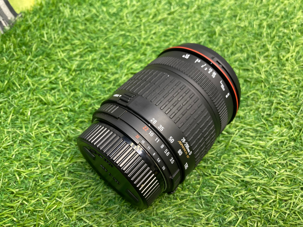 Sigma AF 28-200mm 3.5-5.6 Hyperzoom Nikon F