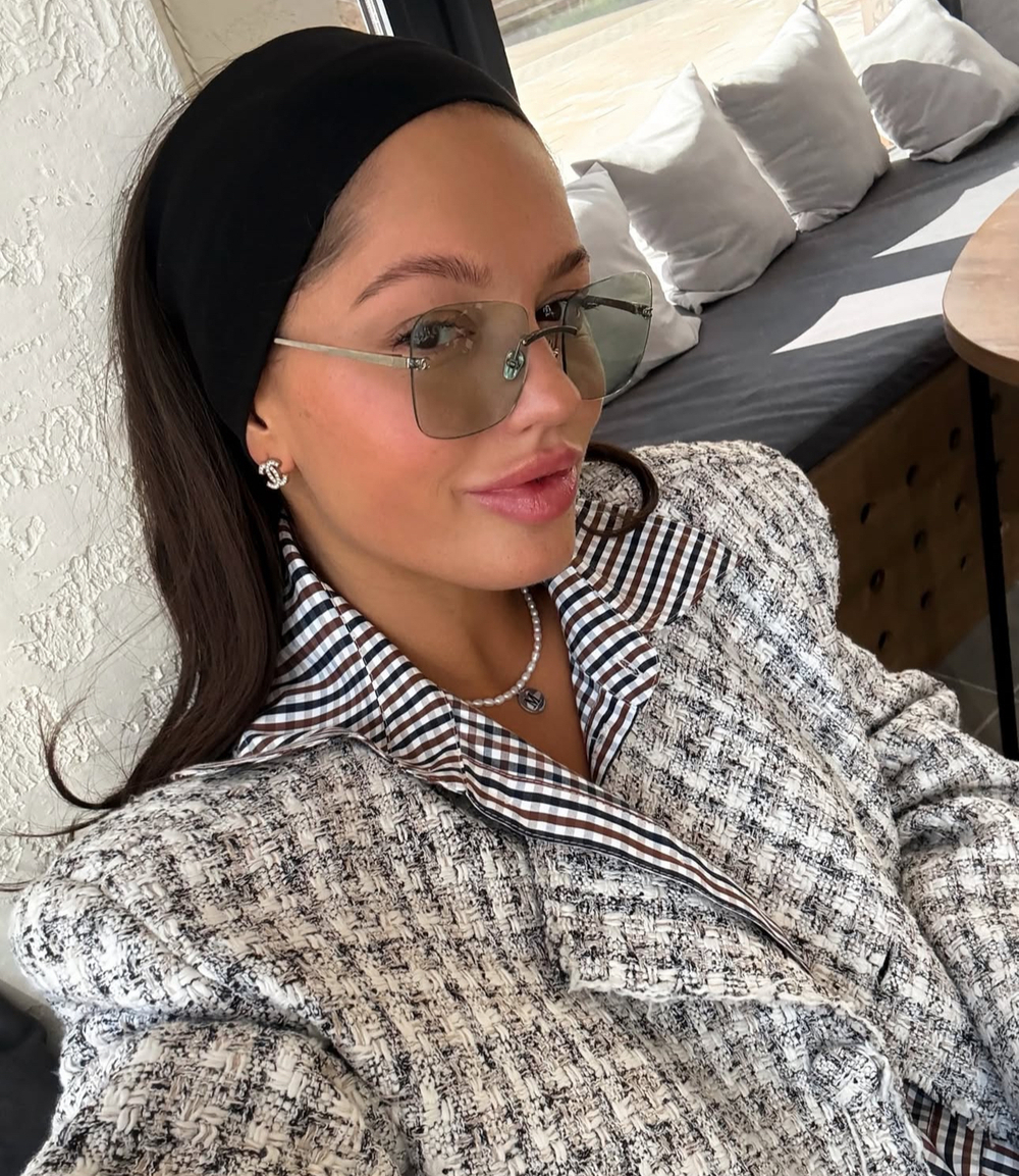 Колье с буквой