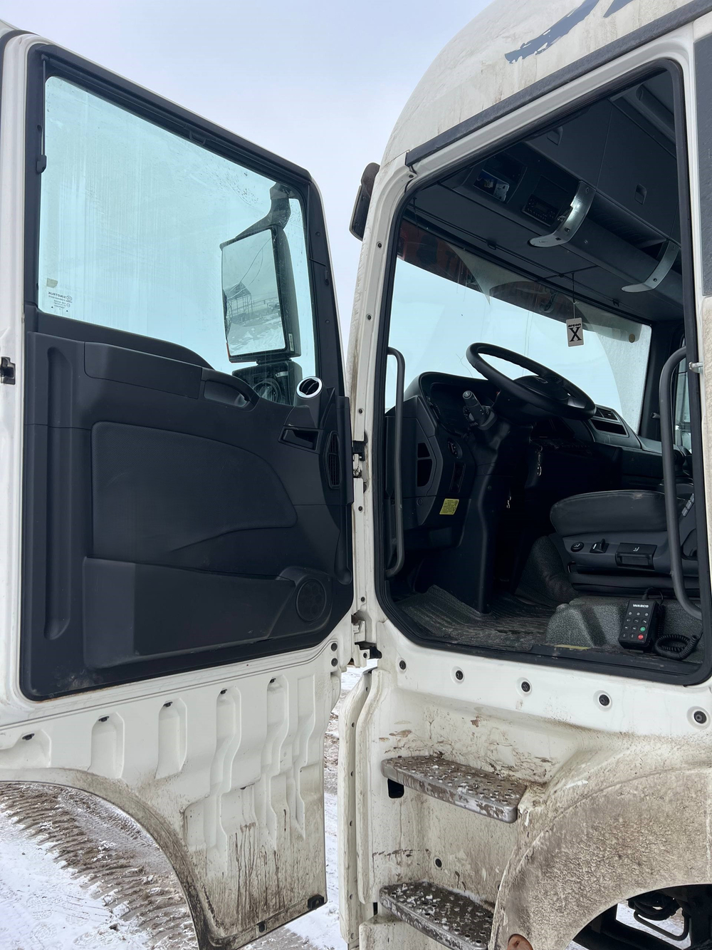 SITRAK C7H 4x2 Седельный тягач ZZ4186V391HE (Дизельный, 12,4 л, 480 л.с., AT)