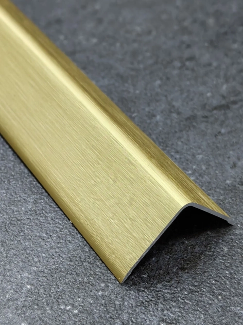Угол "браш" 20*20мм "DО-1" 2,7м Золото мат. анод. алюм.