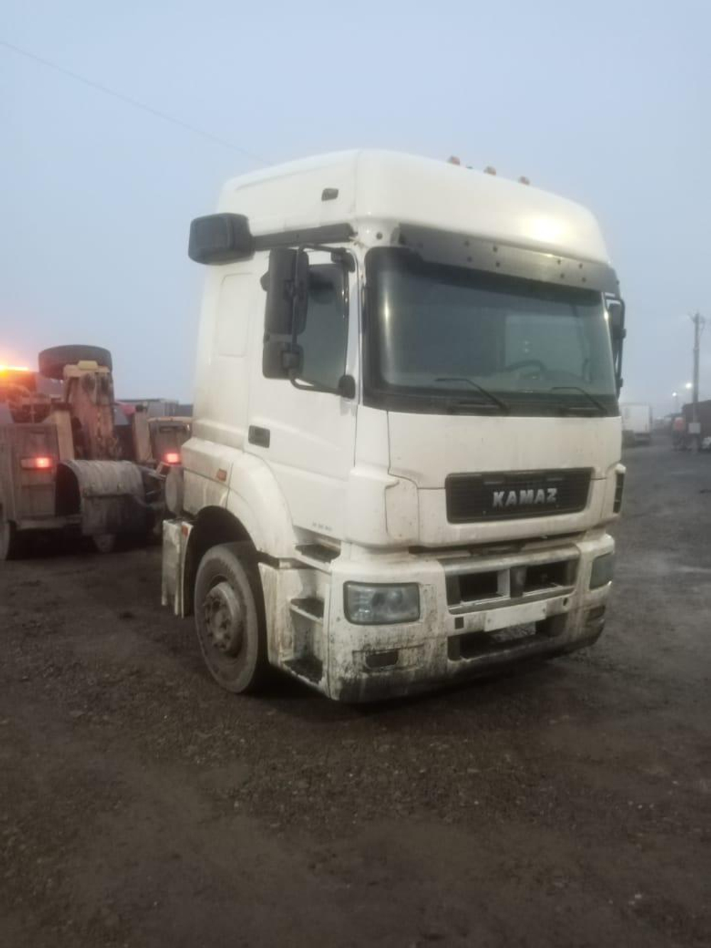 КамАЗ 5490 4x2 Седельный тягач 5490-S5 (Дизель/Газ, 12,0 л, 401 л.с., МТ)
