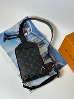 Сумка-слинг Louis Vuitton