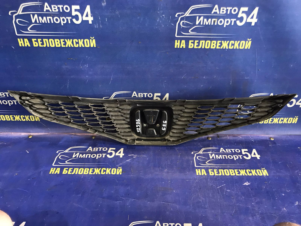 Решетка радиатора Honda FIT 2007-2010