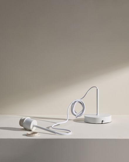 Основание металлического светильника Fluvia белого цвета, 250 см