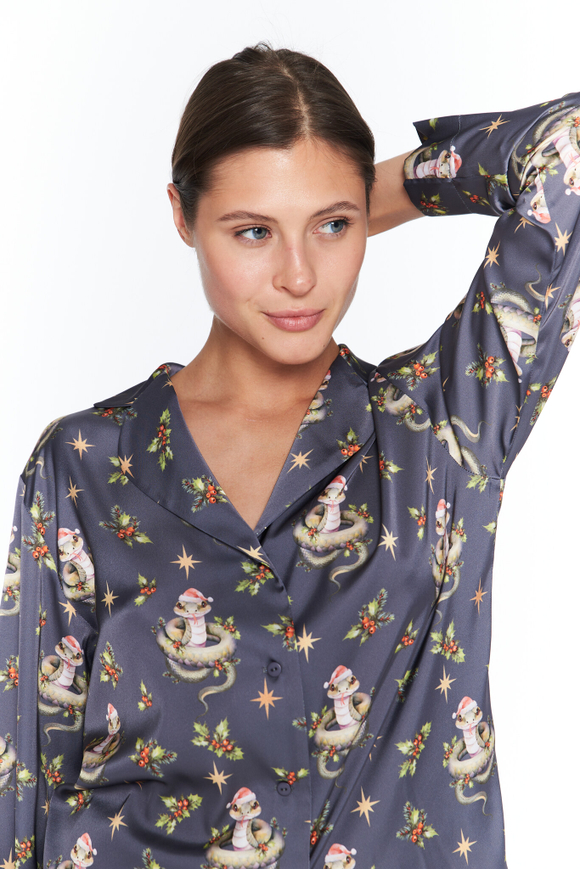 Шелковая блуза с змейками