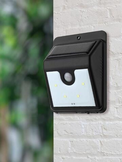 Светильник светодиодный 4SMD уличный на солнечн. батарее с датчиком движения 3м аккум. 3.7В 800мА.ч 18650 литиевый саморезы для крепления (в компл.) КОСМОС KOC_SOL106