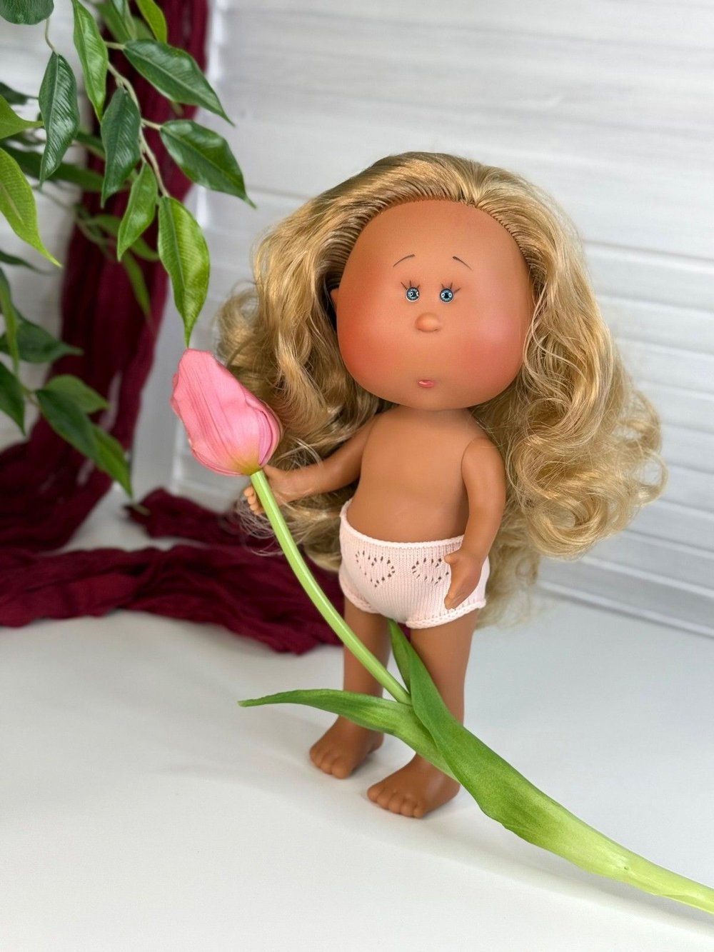 Кукла Nines виниловая 30см MIA LATINA без одежды (3000WL9)