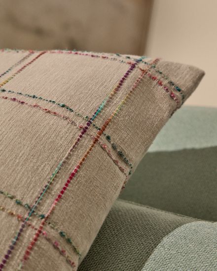 Nety нежный бежевый чехол для подушки с разноцветной клетчатой вышивкой 45 x 45 см