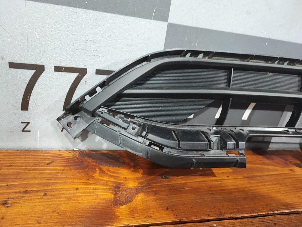 Решетка переднего бампера Haval F7 1 19-22 Б/У Оригинал 2803116XKQ00A