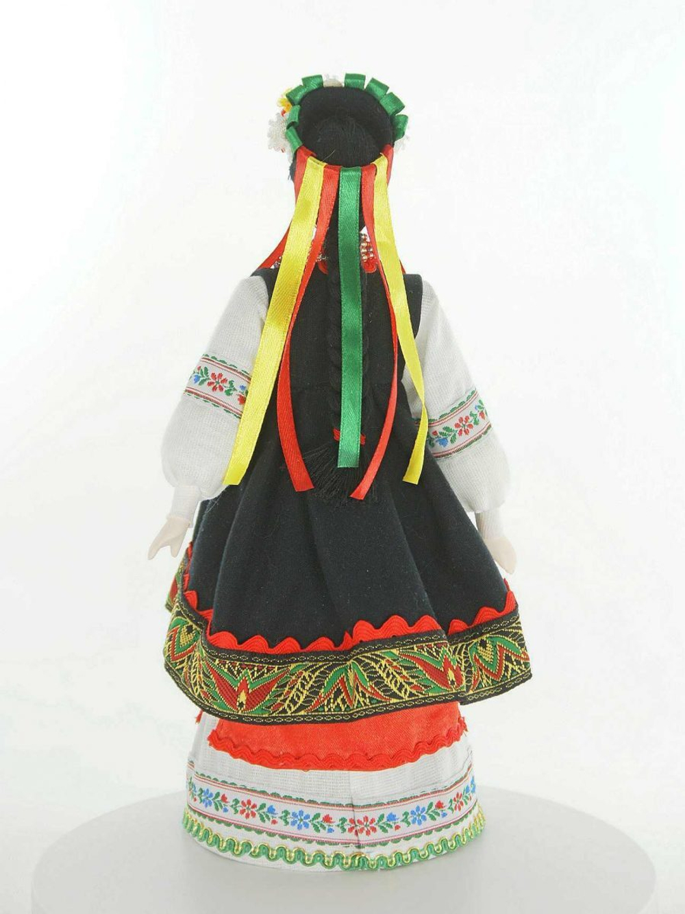 Кукла коллекционная в Украинском девичьем праздничном костюме.