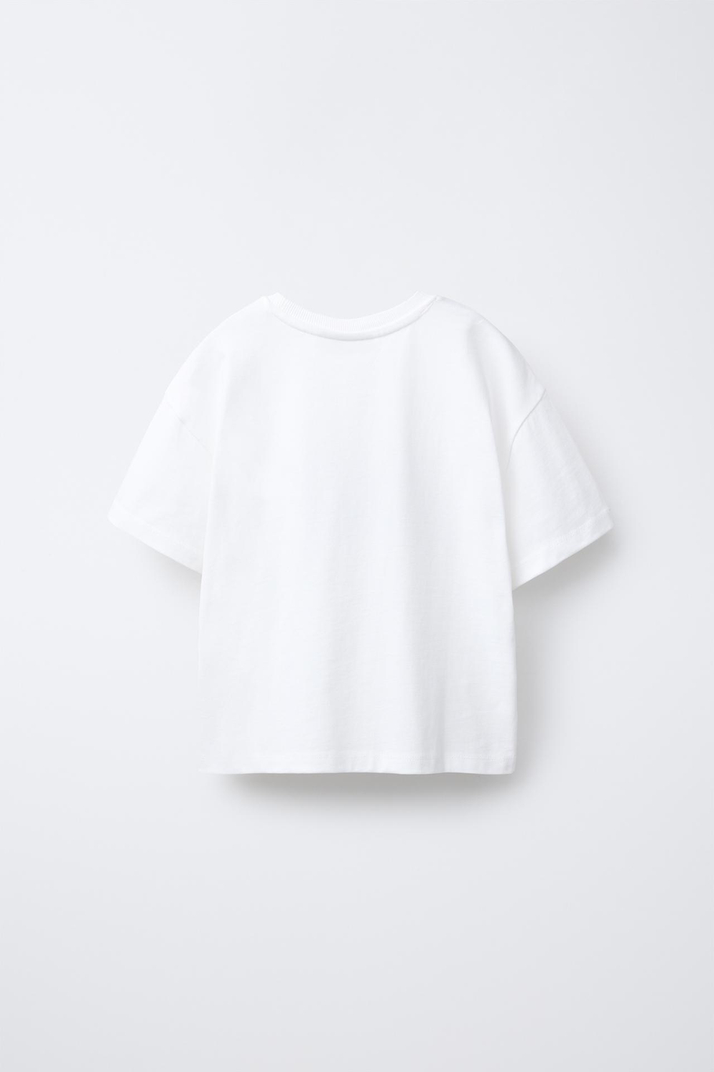 ZARA ФУТБОЛКА С ЦВЕТОЧНЫМИ ДЕТАЛЯМИ ИЗ КРУЖЕВА КРОШЕ, БЕЛЫЙ