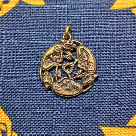 Подвеска. Кельтские собаки