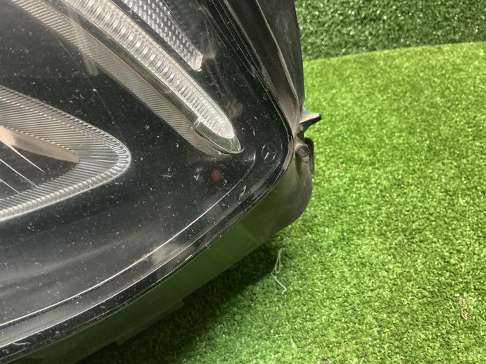 Фара правая Mercedes GLC X253 (2015-2019) LED