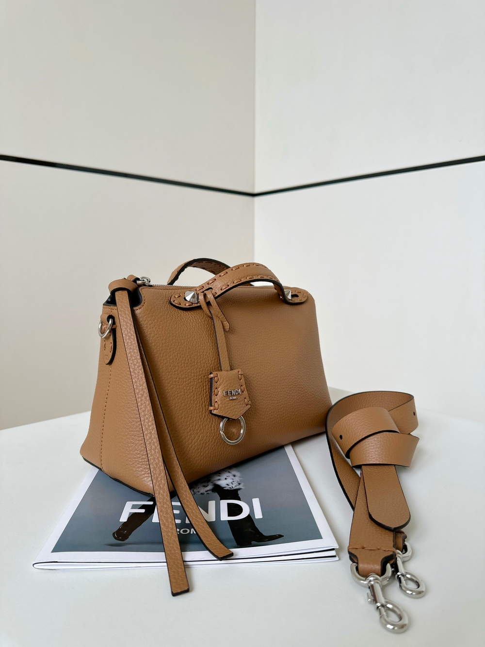 Fendi By The Way Selleria Medium 29 cm