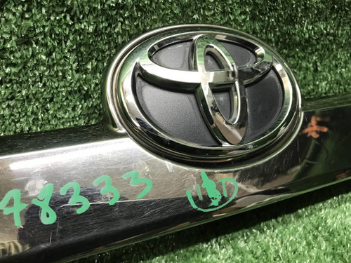 Накладка крышки багажника Toyota Camry XV50 11-14