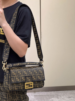 Fendi Baguette 27 cm