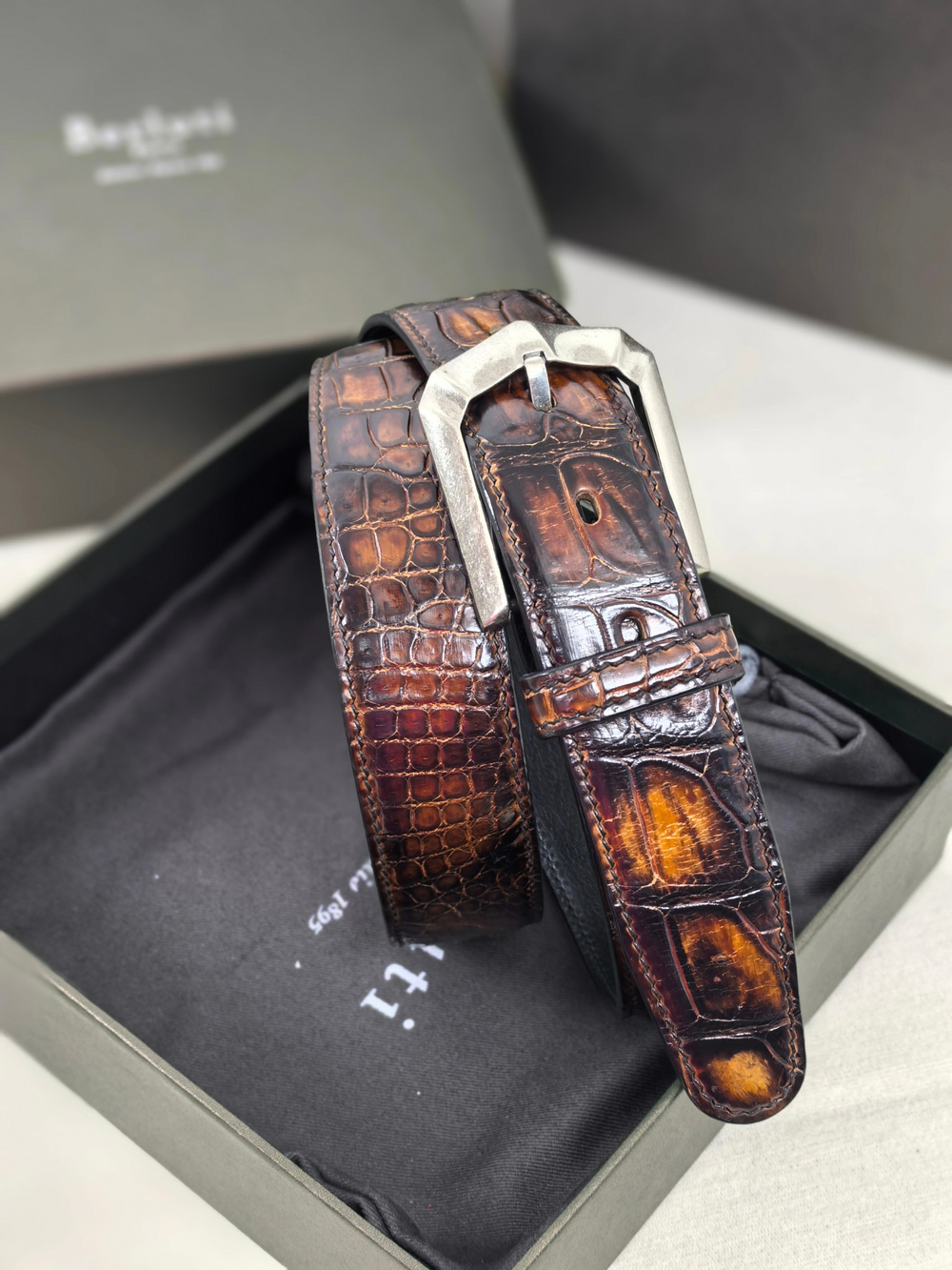 Ремень из коровьей кожи с ручной окраской